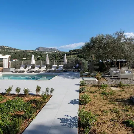 Tatil Evi Mareli - Beachside With Heated Pool Almirida