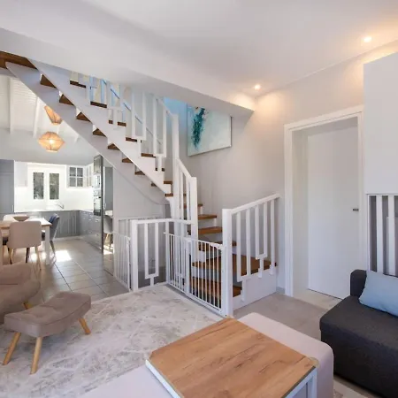Tatil Evi Mareli - Beachside With Heated Pool Almirida