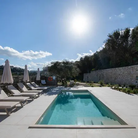Tatil Evi Mareli - Beachside With Heated Pool *