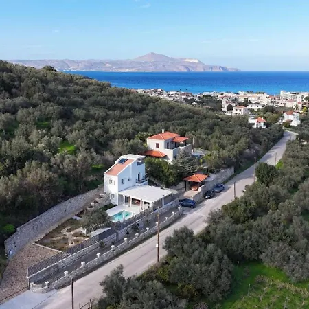 Mareli - Beachside With Heated Pool *
