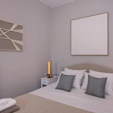 Mareli - Beachside With Heated Pool *