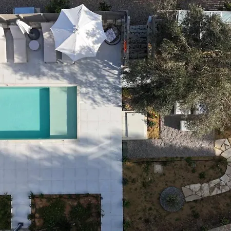 Hébergement de vacances Mareli - Beachside With Heated Pool *