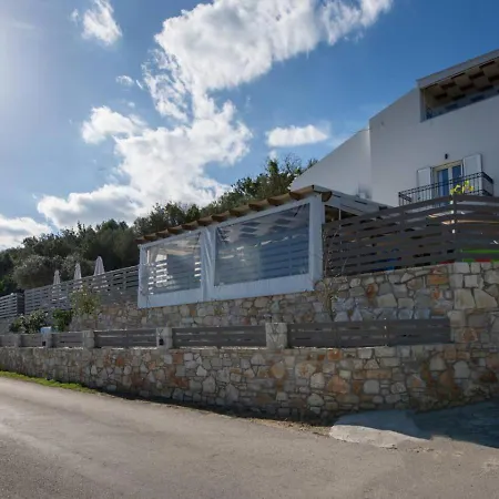 Hébergement de vacances Mareli - Beachside With Heated Pool Almirida