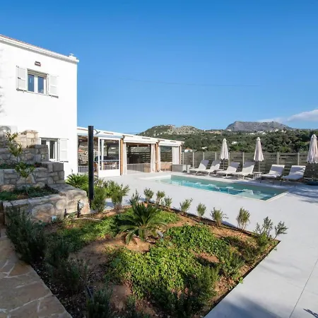 Mareli - Beachside With Heated Pool * Almirida